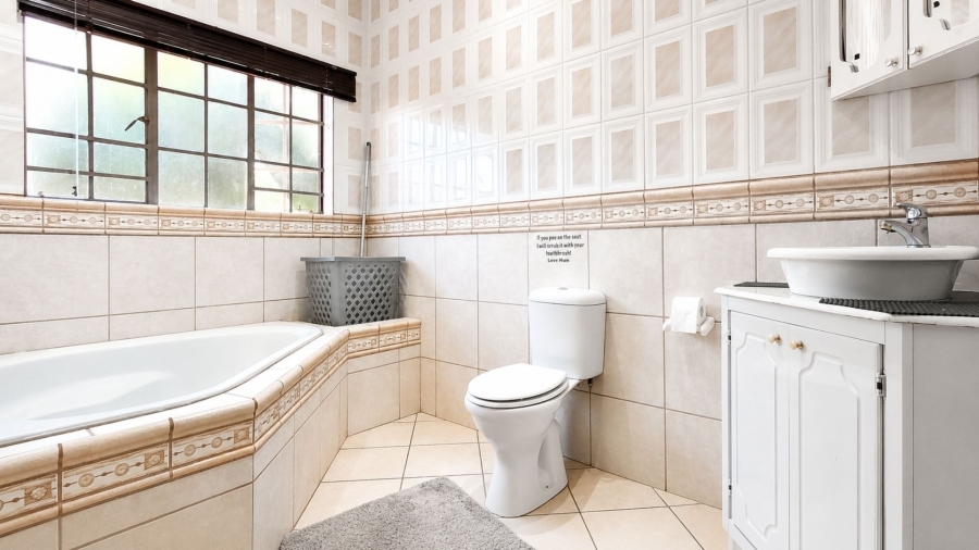 4 Bedroom Property for Sale in Safari Gardens North West